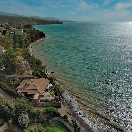 Verga Beachfront House By "Elite" Kalamata Bagian luar foto