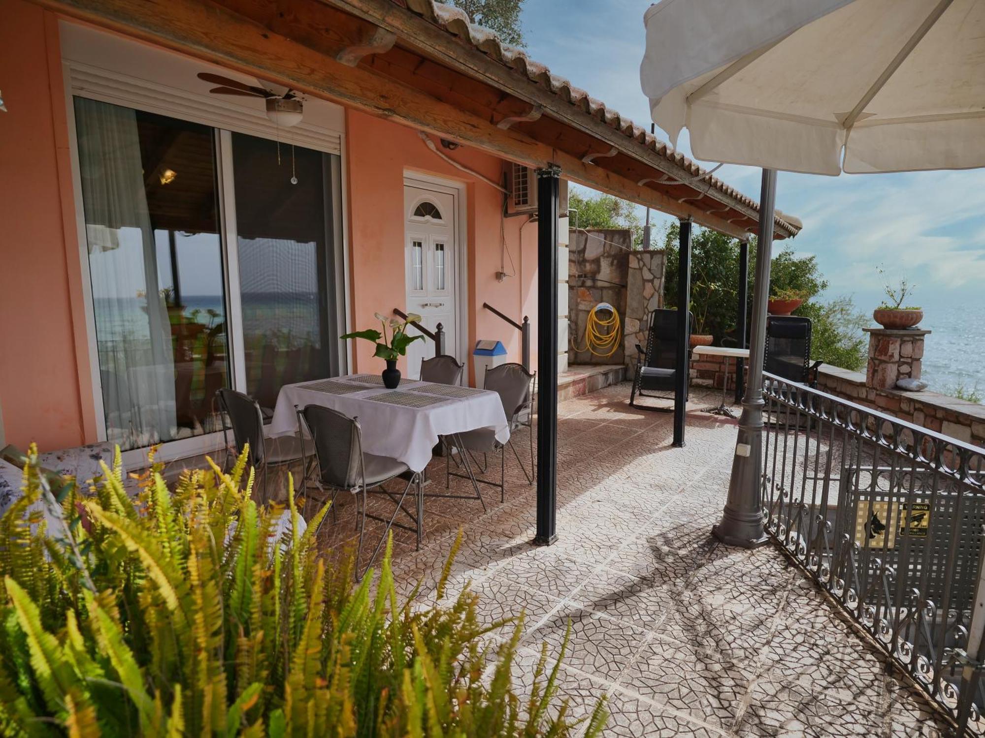 Verga Beachfront House By "Elite" Kalamata Bagian luar foto