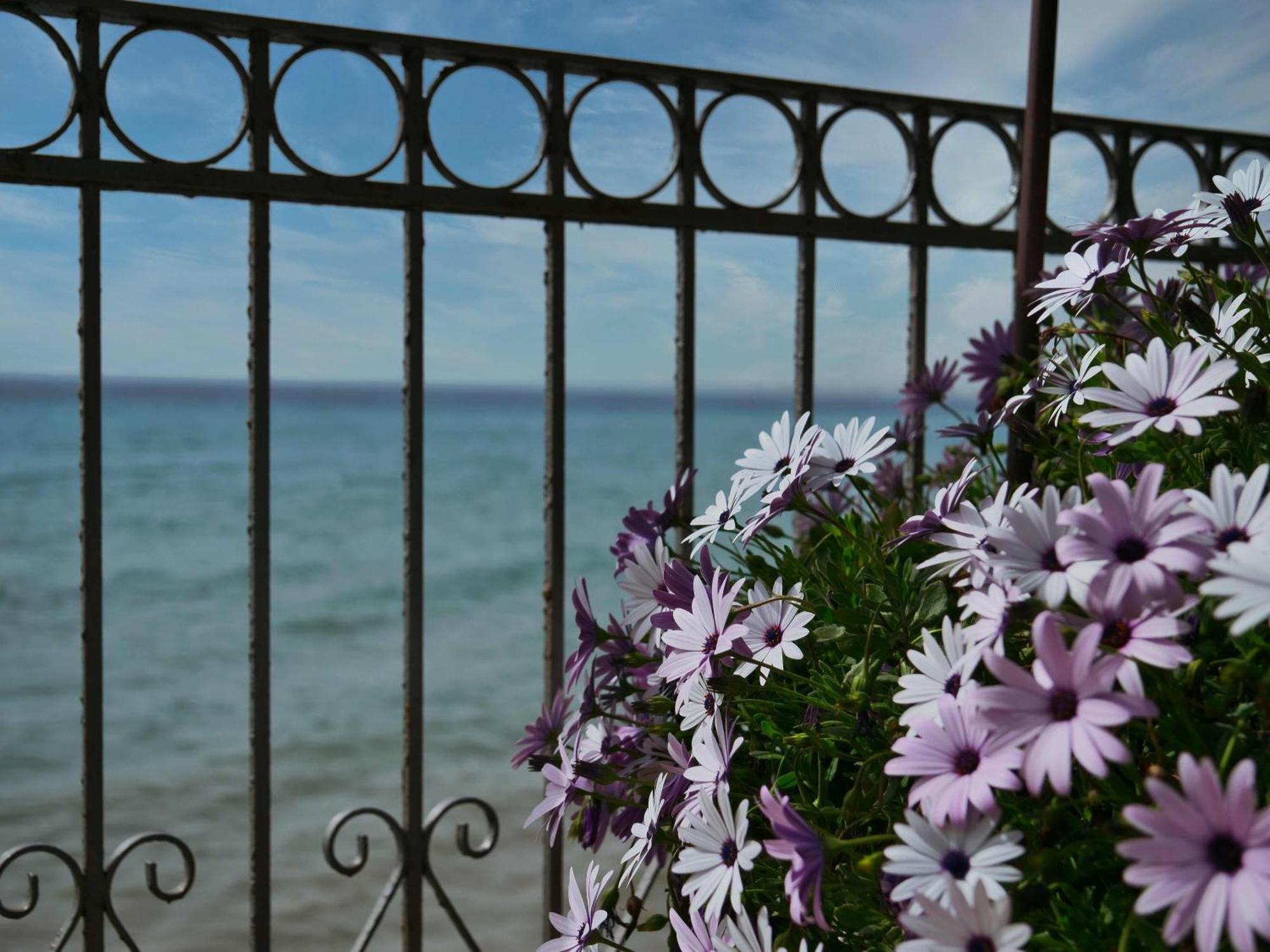 Verga Beachfront House By "Elite" Kalamata Bagian luar foto