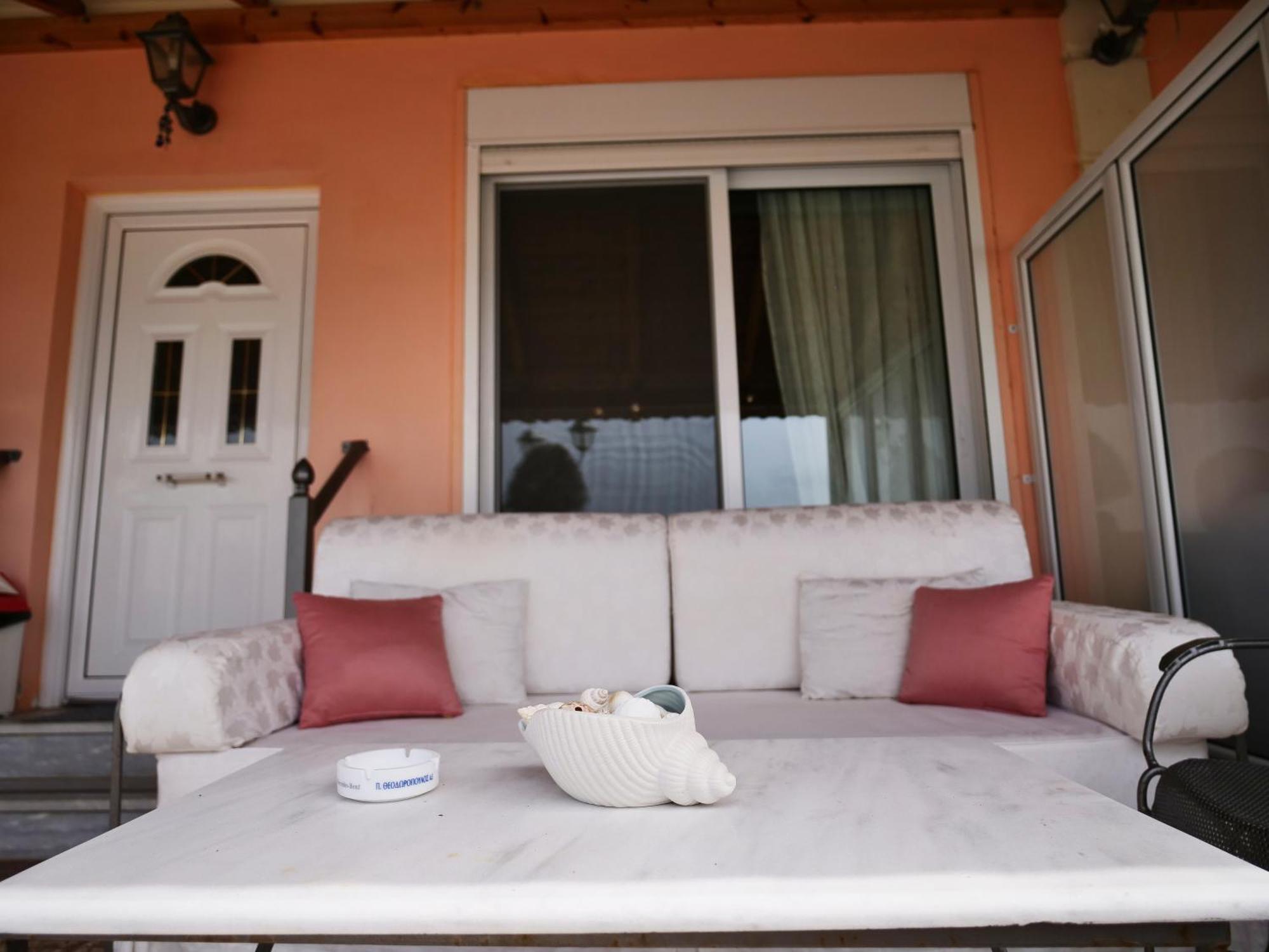 Verga Beachfront House By "Elite" Kalamata Bagian luar foto