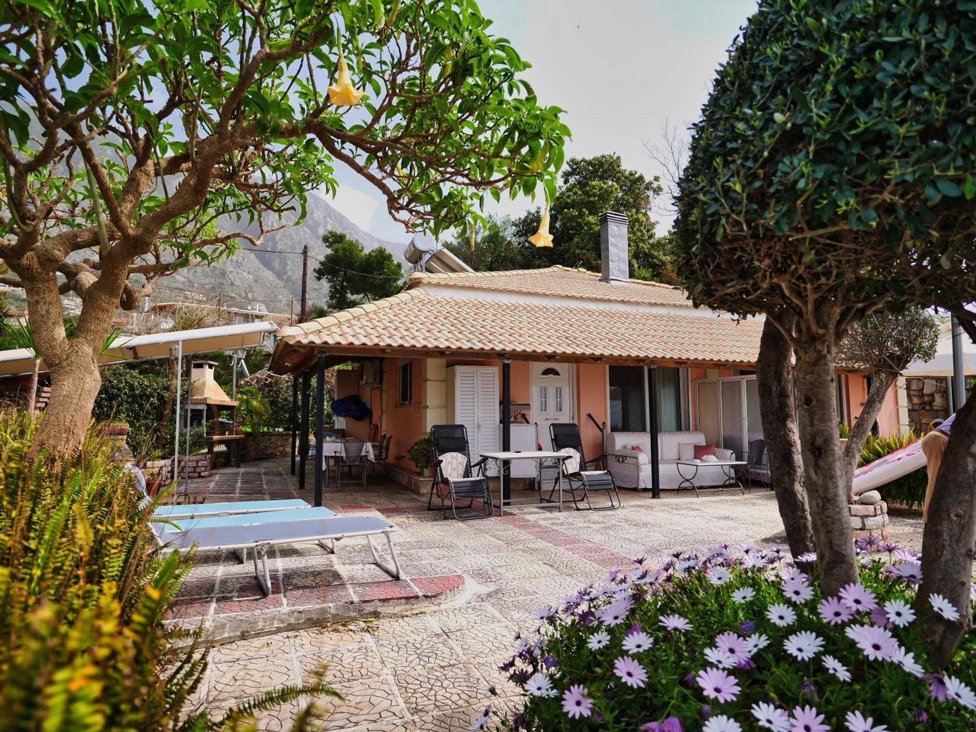 Verga Beachfront House By "Elite" Kalamata Bagian luar foto