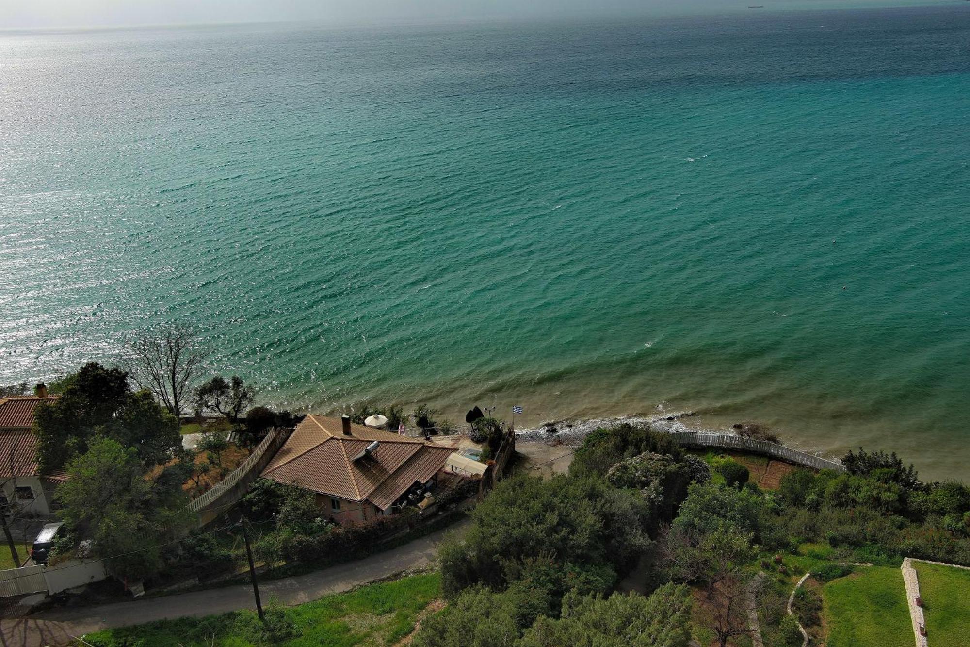 Verga Beachfront House By "Elite" Kalamata Bagian luar foto