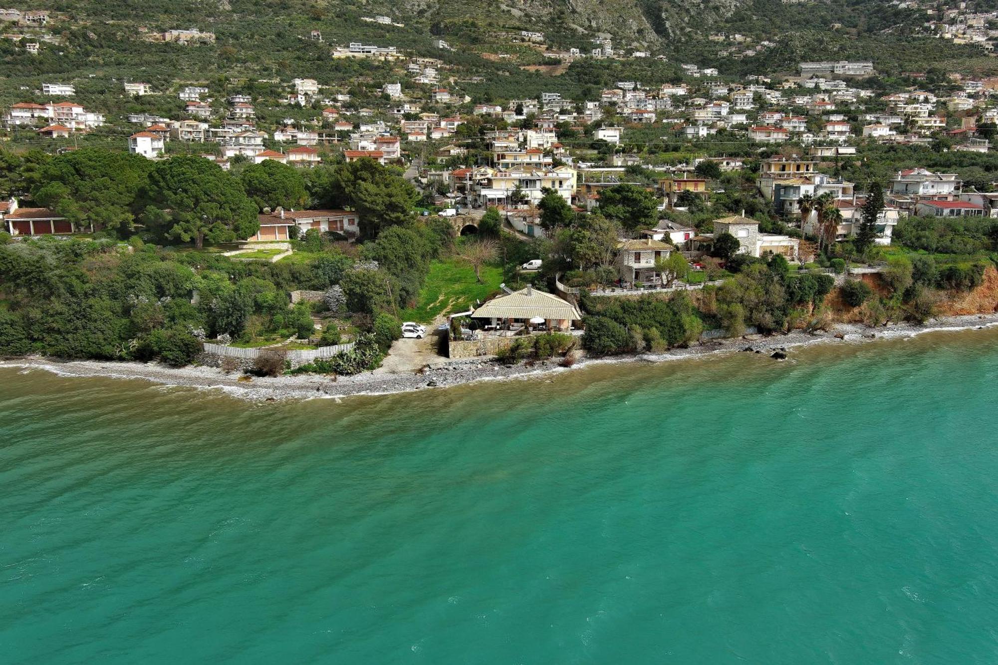 Verga Beachfront House By "Elite" Kalamata Bagian luar foto