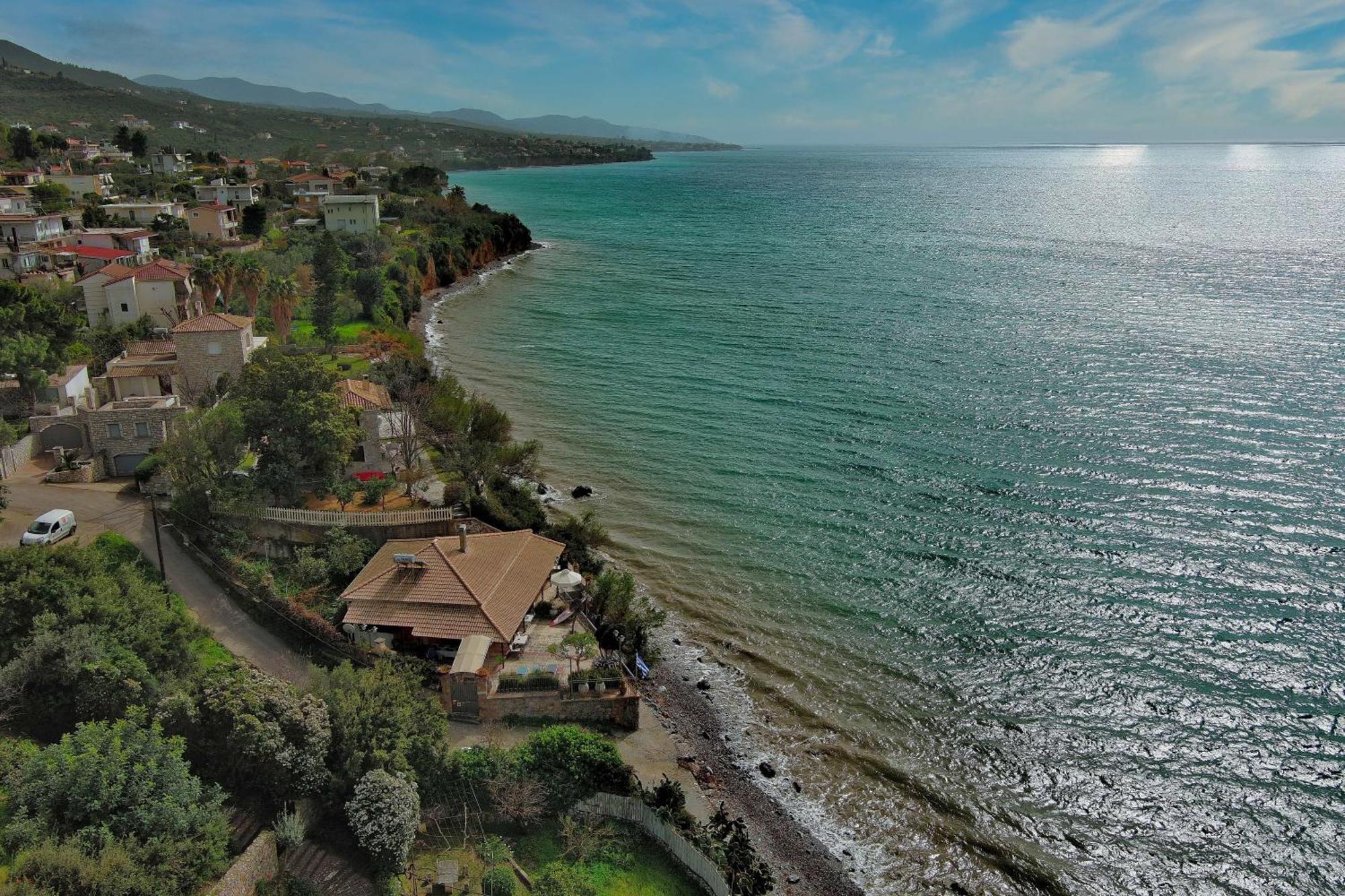Verga Beachfront House By "Elite" Kalamata Bagian luar foto